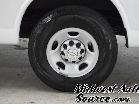 Used 2018 Chevrolet Express 2500 LS w/ Driver Convenience Package RWD image 10