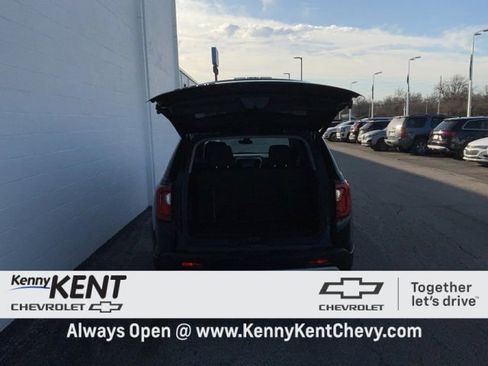 Certified 2023 GMC Acadia SLE w/ Driver Convenience Package image 7