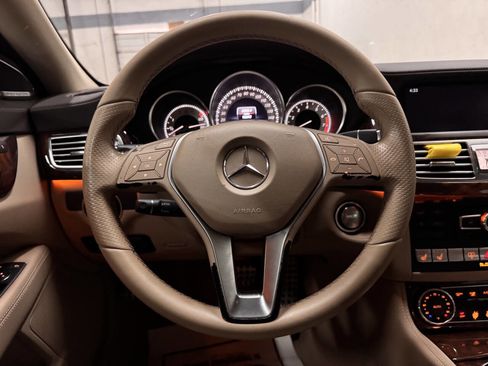 Used 2013 Mercedes-Benz CLS 550 image 18
