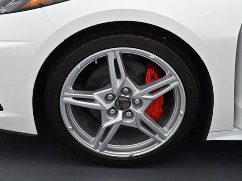 Used 2024 Chevrolet Corvette Stingray Coupe w/ 1LT RWD image 32
