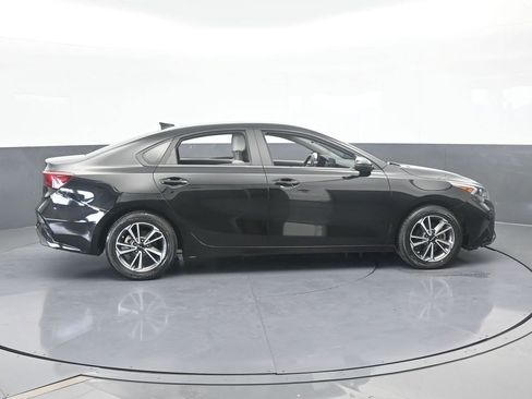 Used 2022 Kia Forte LXS w/ LXS Technology Package image 7