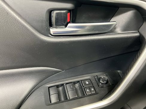 Used 2021 Toyota RAV4 XLE FWD image 20