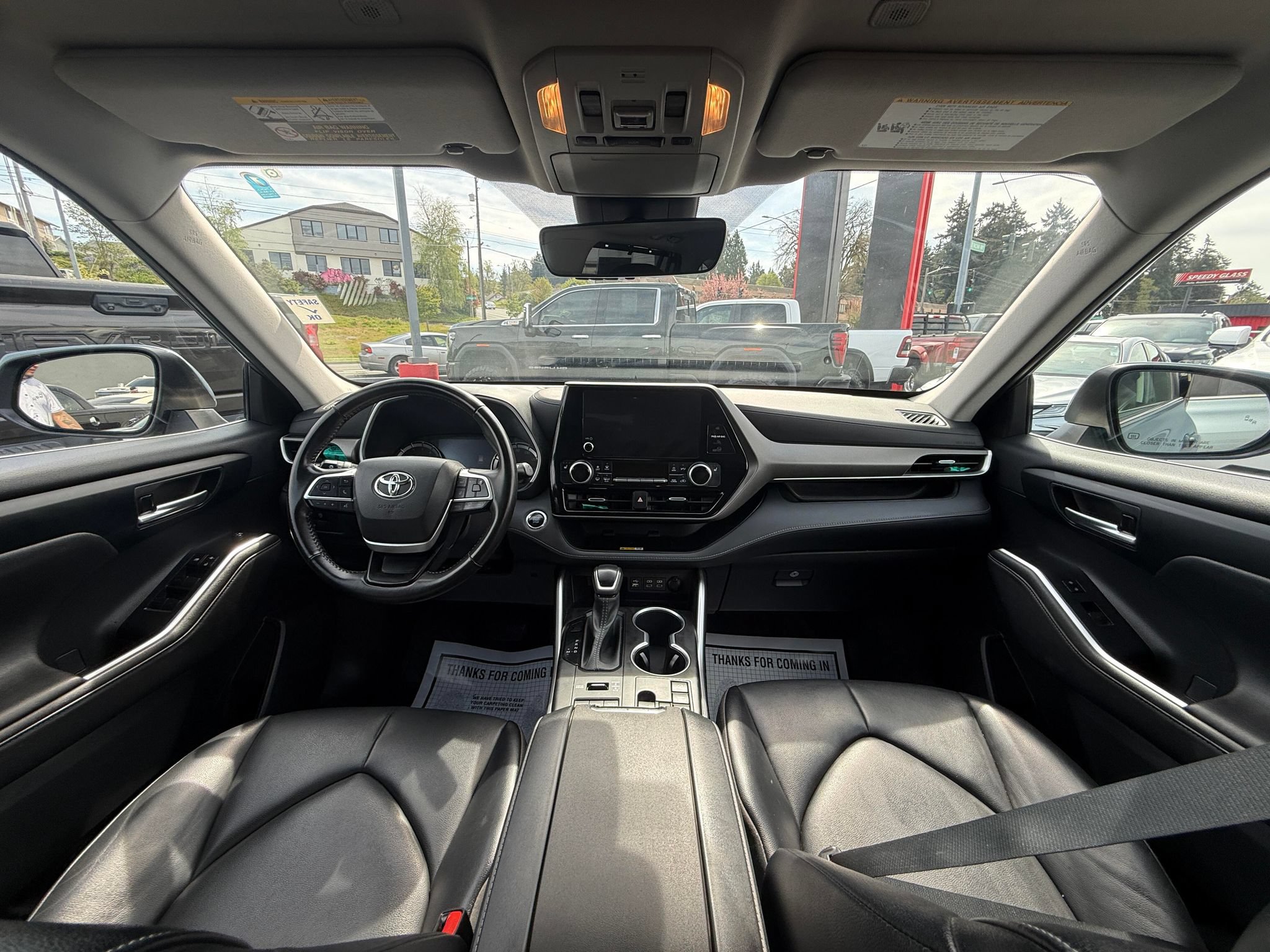 Used 2023 Toyota Highlander XLE AWD/4WD image 9