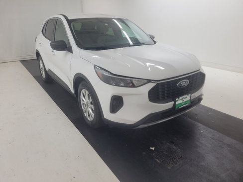 Used 2023 Ford Escape Active w/ Cold Weather Package FWD image 13