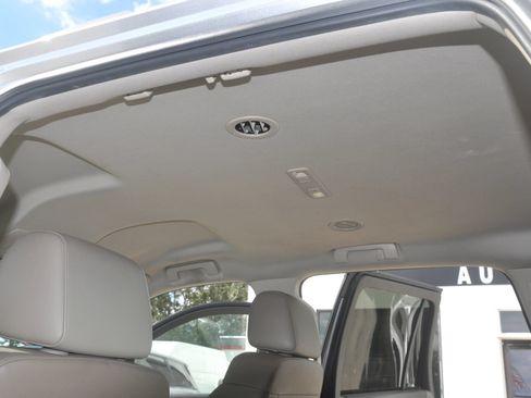 Used 2017 GMC Yukon SLT RWD image 32