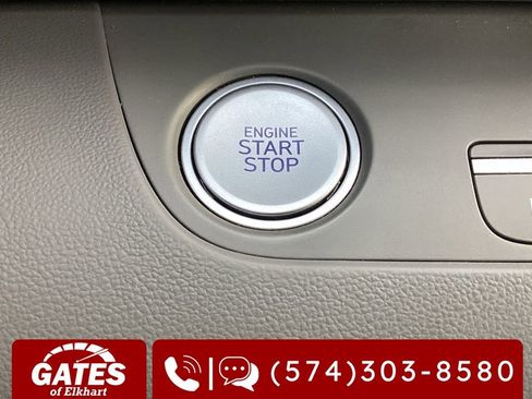 Used 2025 Hyundai Elantra SEL FWD image 21