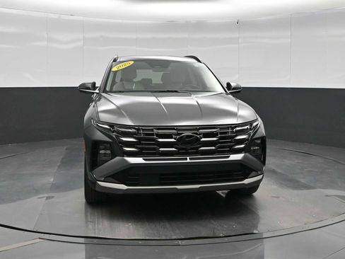 Used 2025 Hyundai Tucson Limited FWD image 2