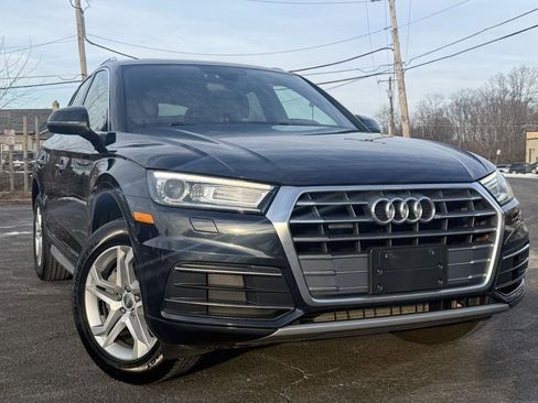 Used 2019 Audi Q5 2.0T Premium w/ Convenience Package image 2