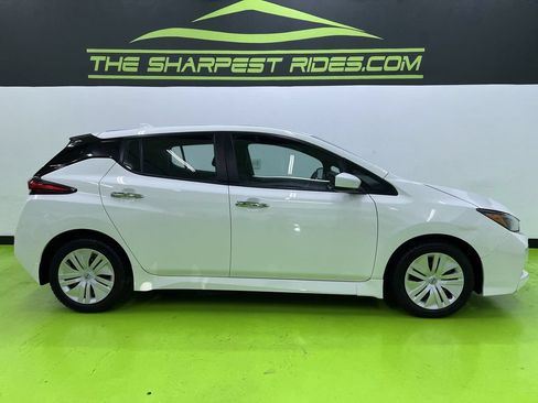 Used 2025 Nissan Leaf S FWD image 11