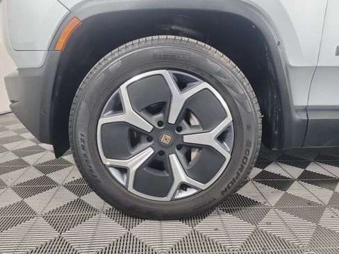 Used 2024 Rivian R1T Adventure Dual AWD/4WD image 9
