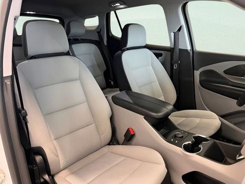 Used 2022 GMC Terrain SLE w/ Driver Convenience Package image 11