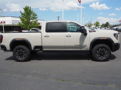 Used 2026 GMC Sierra 2500 AT4X AWD/4WD image 8