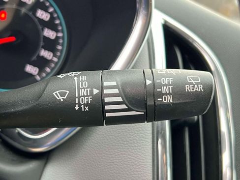 Used 2022 Chevrolet Equinox LS w/ LS Convenience Package AWD/4WD image 24