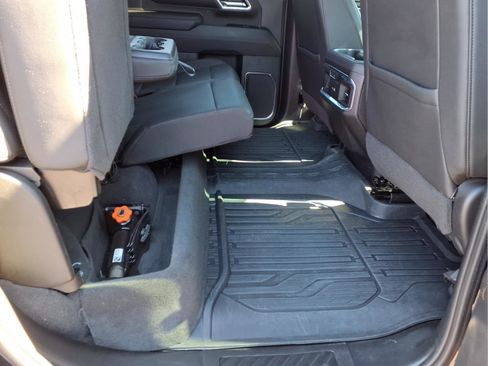 Used 2024 GMC Sierra 3500 SLT w/ SLT Premium Package image 21