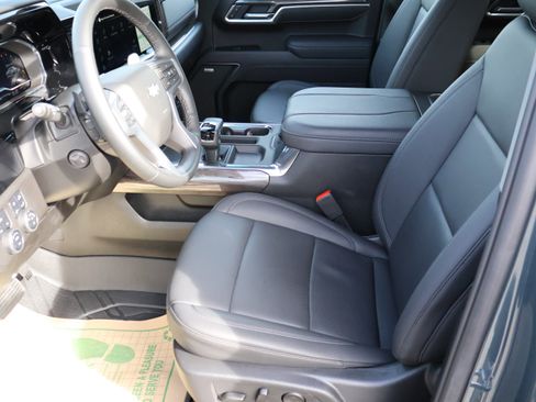 Used 2025 Chevrolet Silverado 1500 LTZ w/ LTZ Convenience Package II image 42