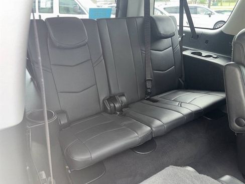 Used 2019 Cadillac Escalade ESV Luxury image 21