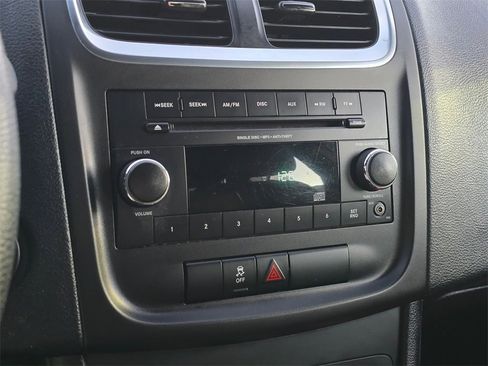 Used 2014 Dodge Avenger SE image 18