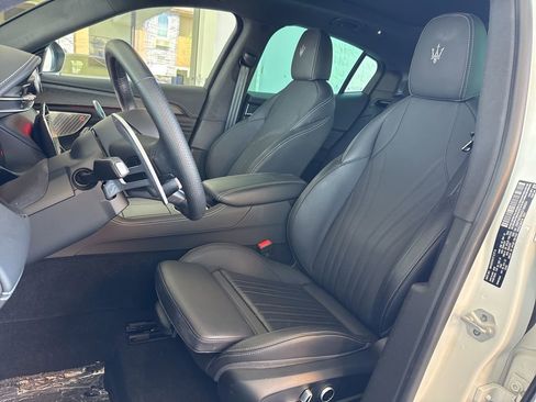 Used 2025 Maserati Grecale Modena AWD/4WD image 22