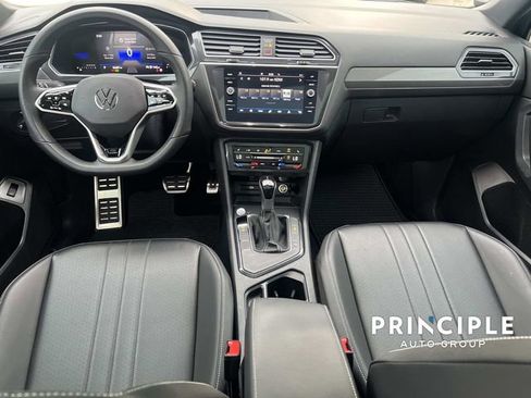Used 2024 Volkswagen Tiguan SE R-Line FWD image 31