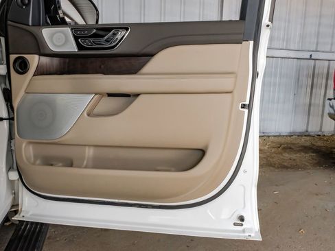 Used 2022 Lincoln Navigator L Reserve AWD/4WD image 47