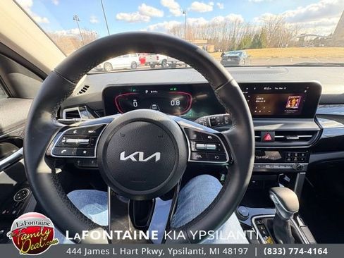 Used 2025 Kia Seltos S image 19