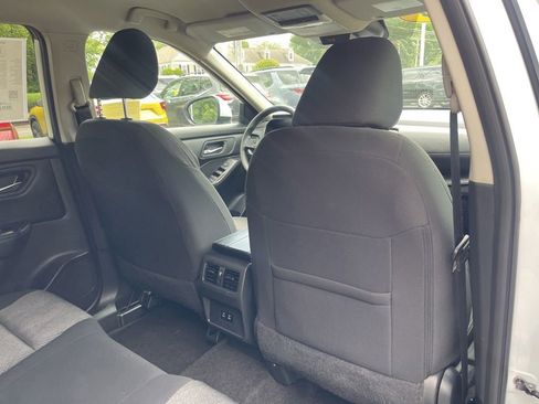 Certified 2024 Nissan Rogue SV FWD image 21
