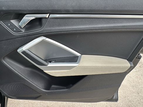 Used 2019 Audi Q3 2.0T Premium Plus image 28