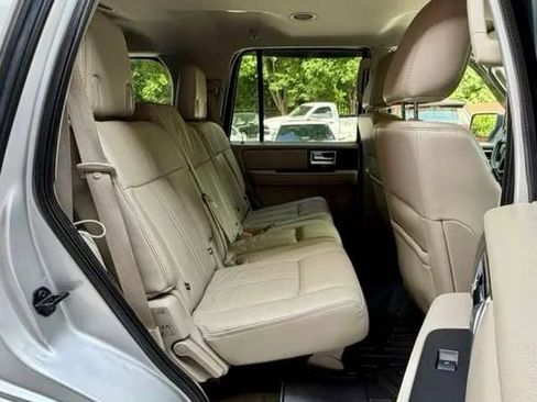 Used 2015 Lincoln Navigator 4WD image 17
