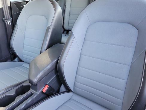 Used 2025 Volkswagen Jetta SE image 5