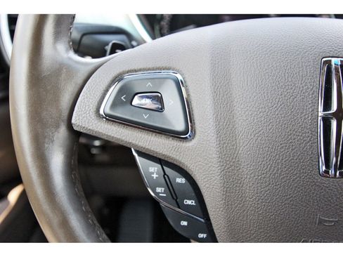Used 2017 Lincoln MKX Reserve w/ Lincoln MKX Climate Package FWD image 19