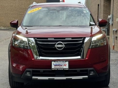 Used 2024 Nissan Pathfinder SL AWD/4WD image 40