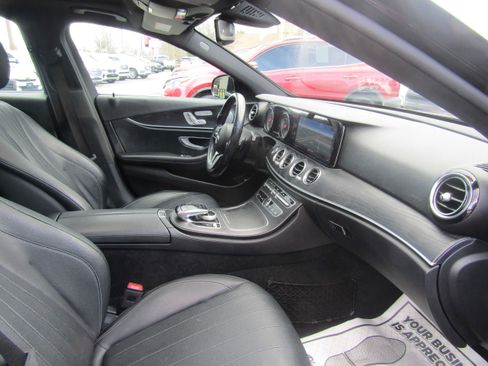 Used 2019 Mercedes-Benz E 300 4MATIC w/ Premium 1 Package image 26