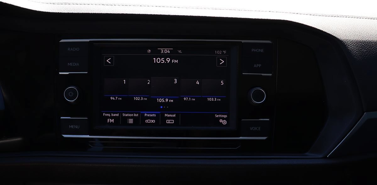 Used 2022 Volkswagen Jetta SE FWD image 46