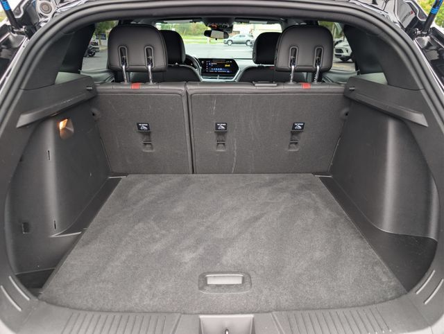 Used 2024 Chevrolet Trax RS w/ Sunroof Package FWD image 19