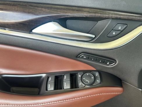 Used 2019 Buick Enclave Avenir w/ Avenir Technology Package FWD image 28