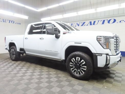 Used 2026 GMC Sierra 2500 Denali w/ Denali Reserve Package AWD/4WD image 3