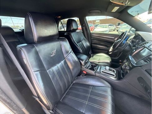 Used 2016 Chrysler 300 S RWD image 5