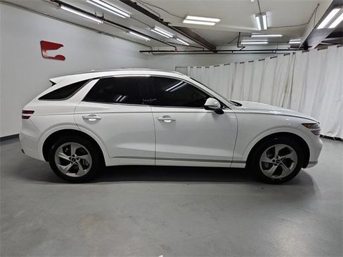 Used 2026 Genesis GV70 2.5T Select image 9
