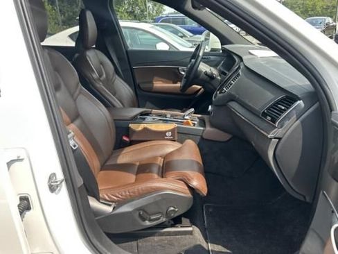Used 2024 Volvo XC90 B6 Ultimate w/ Protection Package Premier AWD/4WD image 11