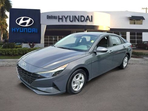 Certified 2023 Hyundai Elantra SE FWD image 3