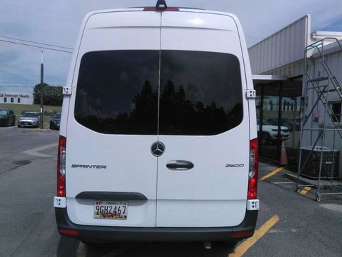Used 2024 Mercedes-Benz Sprinter 2500 image 3