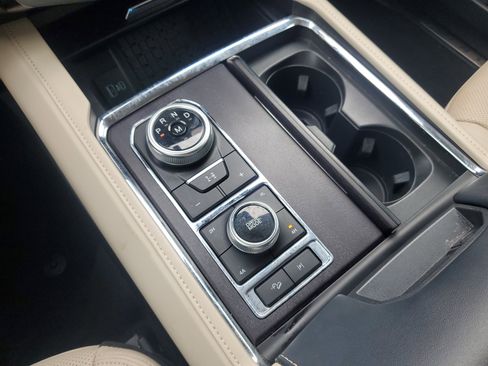 Used 2023 Ford Expedition Platinum image 23