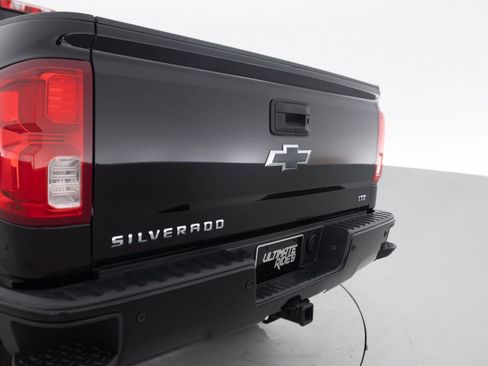 Used 2017 Chevrolet Silverado 1500 LTZ Z71 w/ Realtree Edition AWD/4WD image 17