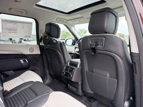 New 2026 Land Rover Discovery Limited Edition AWD/4WD image 15