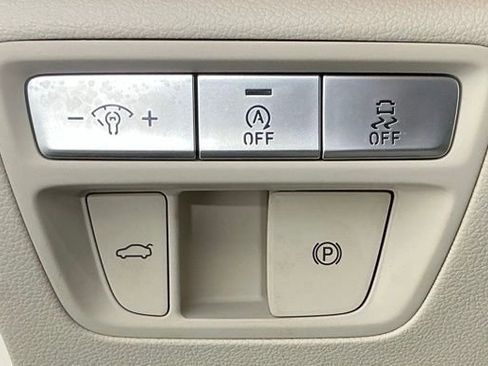 Used 2022 Genesis G80 2.5T image 13