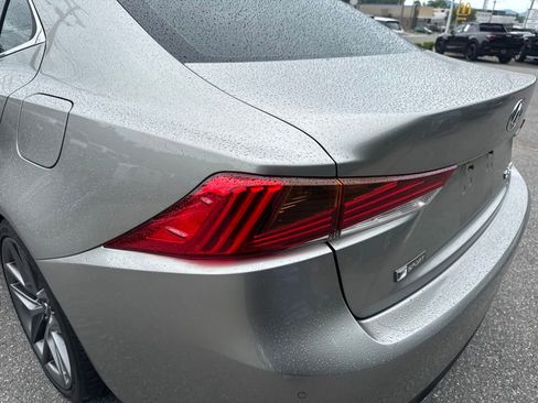 Used 2020 Lexus IS 350 F Sport w/ F Sport Package RWD image 9