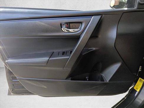 Used 2018 Toyota Corolla SE image 13