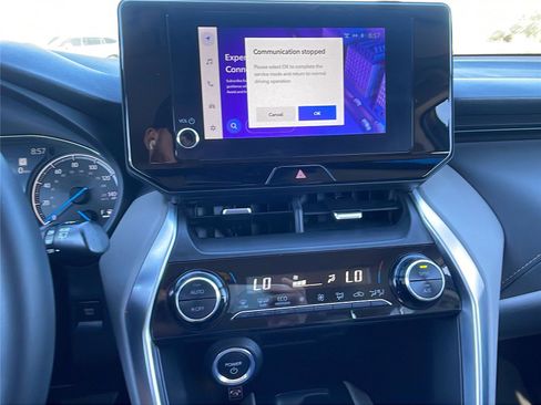 Used 2023 Toyota Venza LE image 27