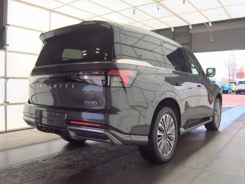 Certified 2025 INFINITI QX80 Luxe image 8