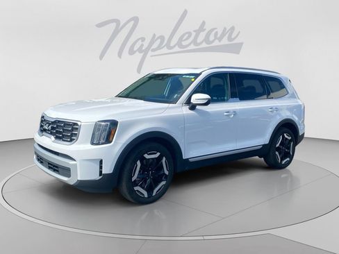 Used 2025 Kia Telluride S FWD image 1
